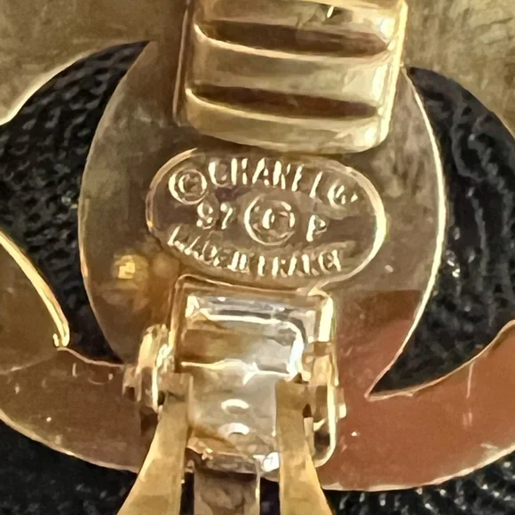 CHANEL Vintage 97P CC Turnlock Earrings 24K Gold Plated PRISTINE - Picture 3 of 7